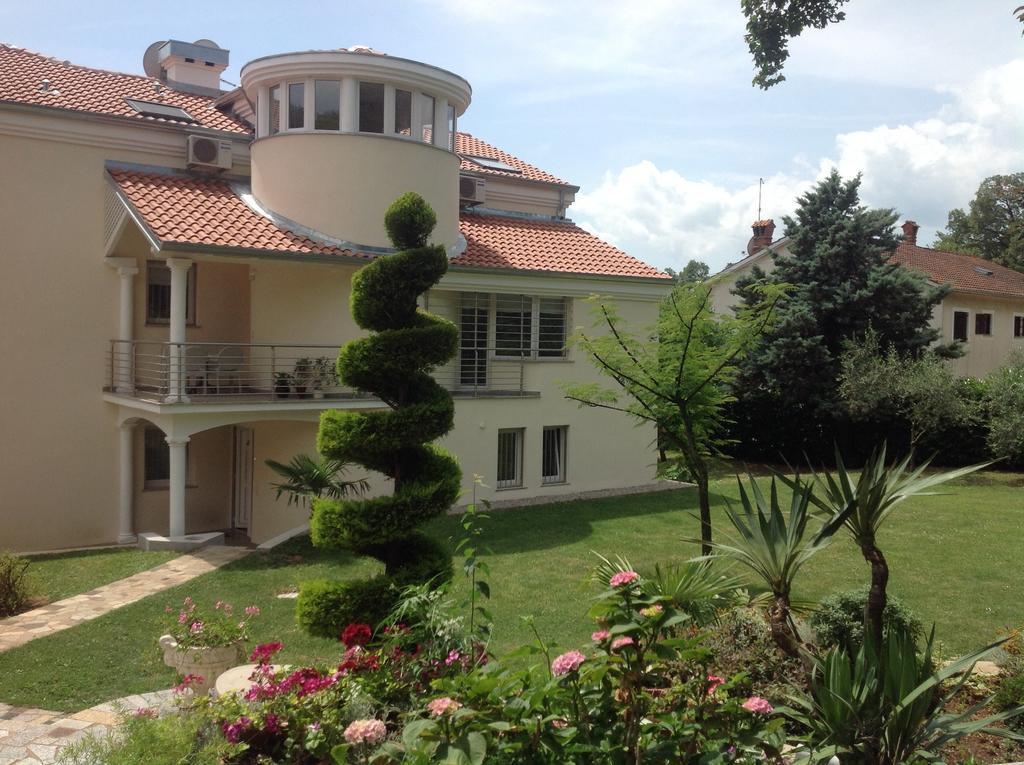 Apartments Villa Majda マトゥリ エクステリア 写真