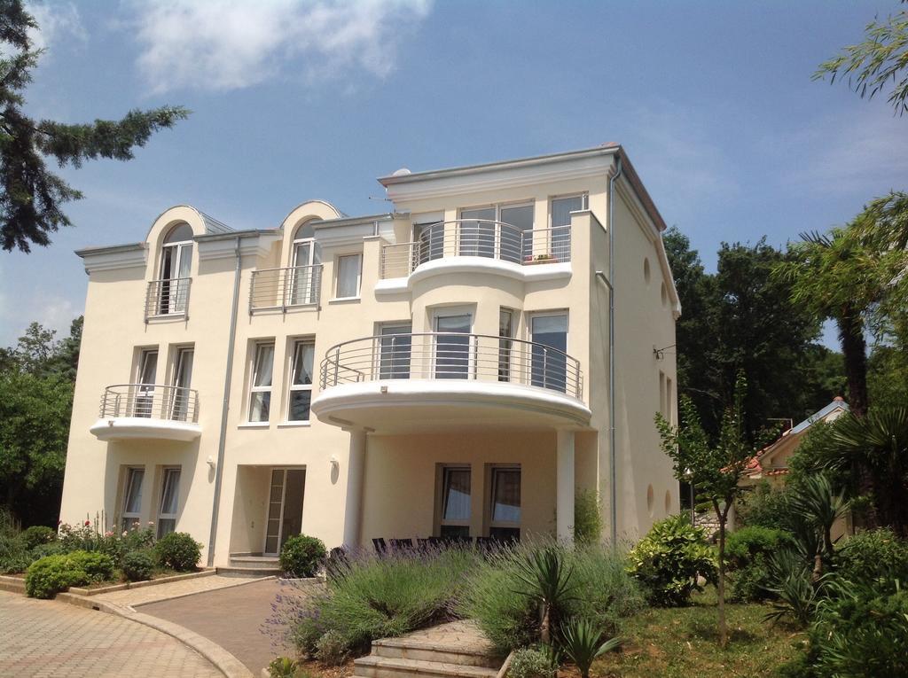 Apartments Villa Majda マトゥリ エクステリア 写真