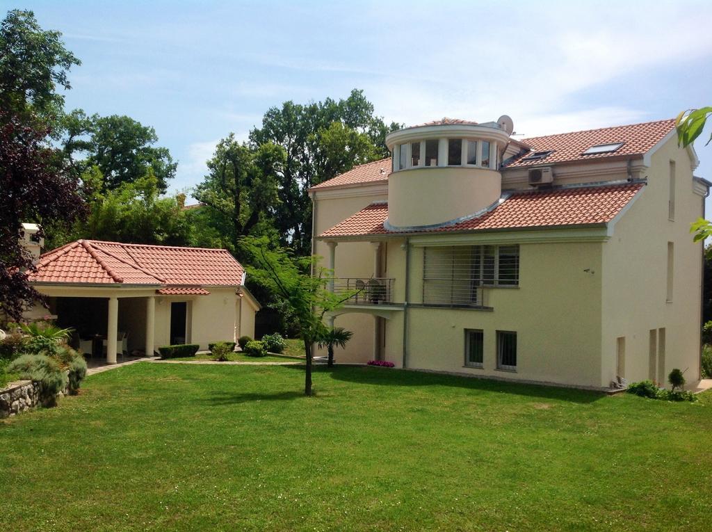 Apartments Villa Majda マトゥリ エクステリア 写真