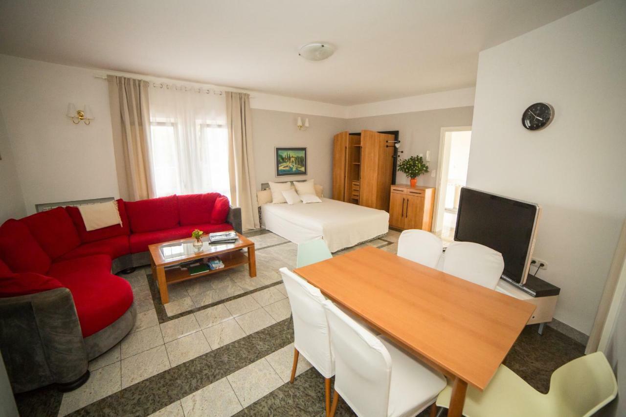Apartments Villa Majda マトゥリ エクステリア 写真