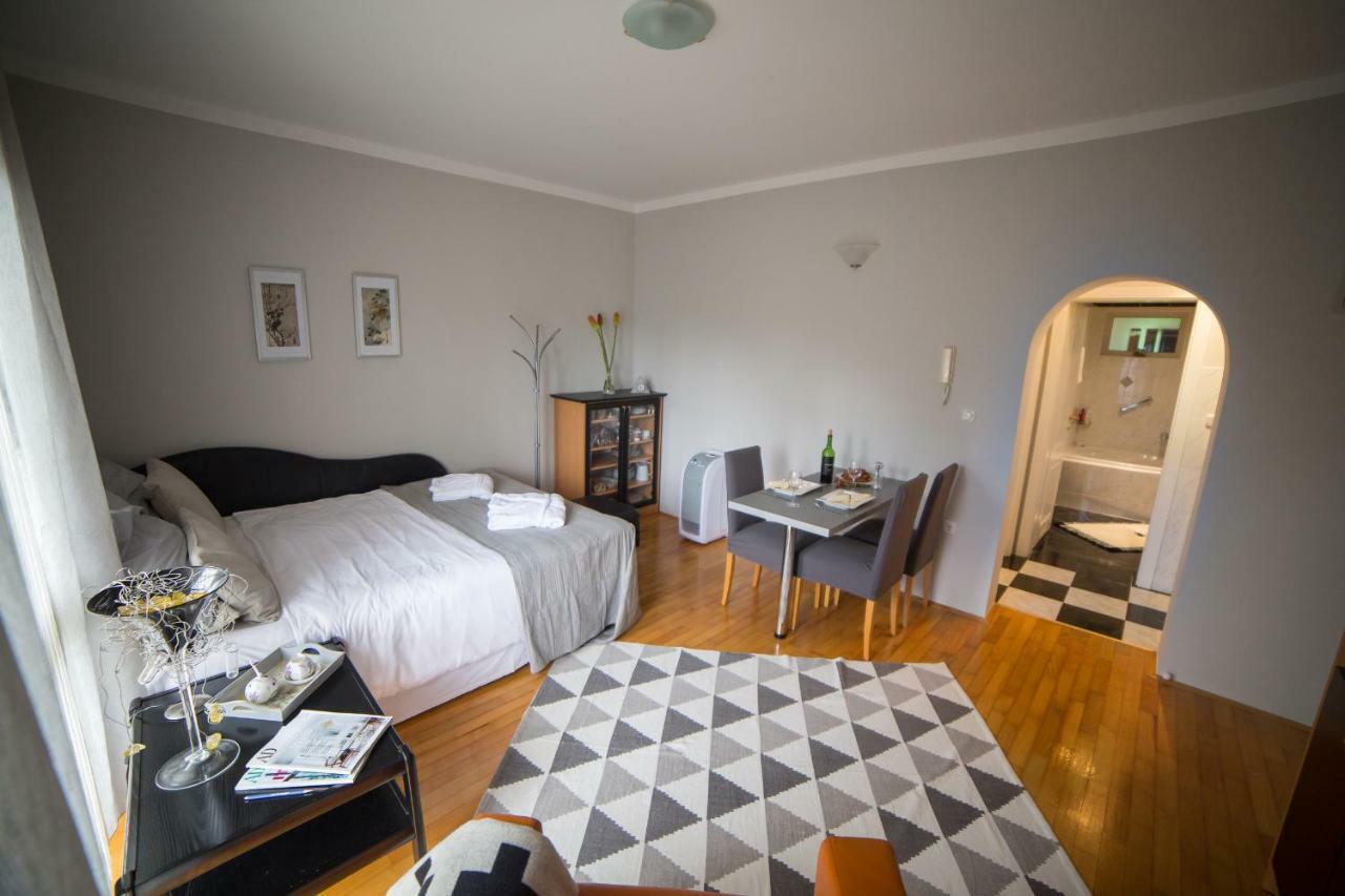 Apartments Villa Majda マトゥリ エクステリア 写真