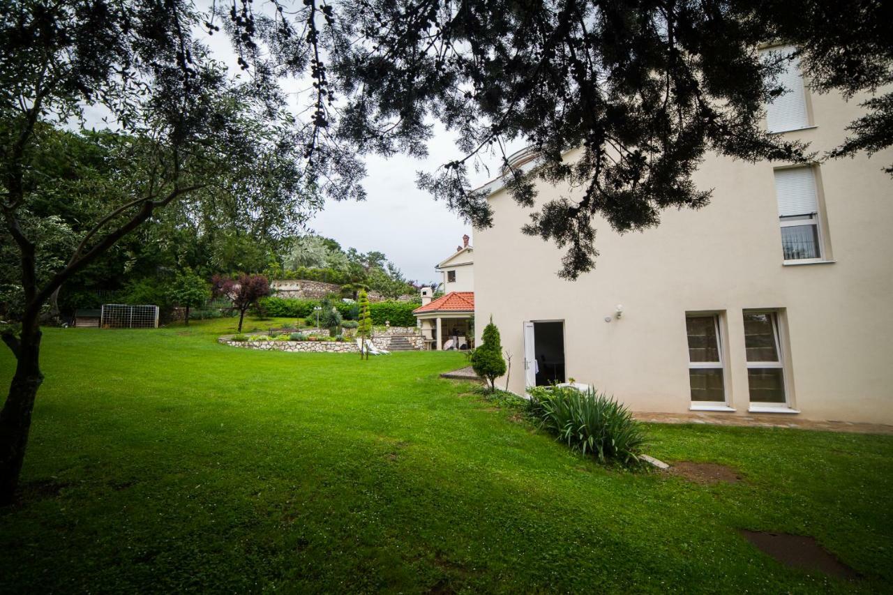 Apartments Villa Majda マトゥリ エクステリア 写真