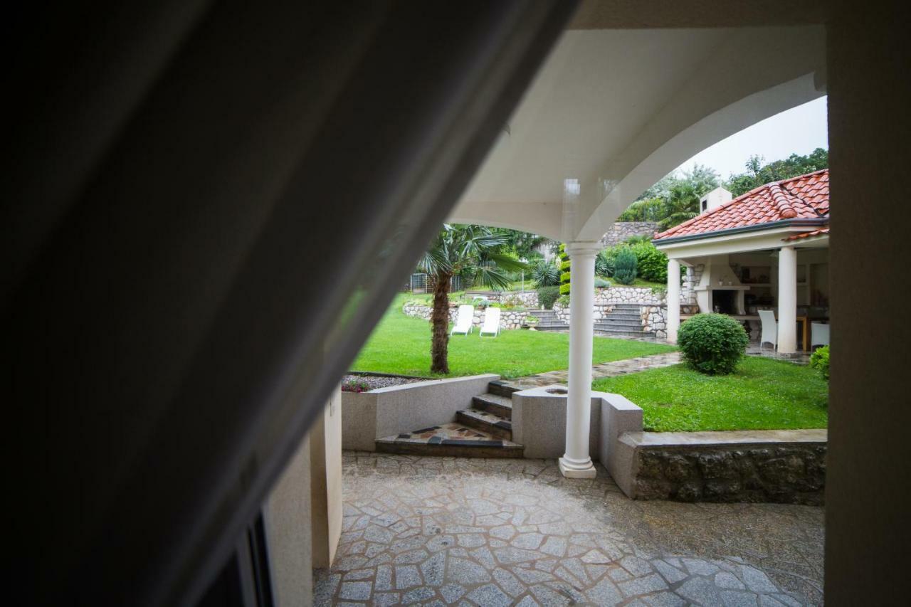 Apartments Villa Majda マトゥリ エクステリア 写真
