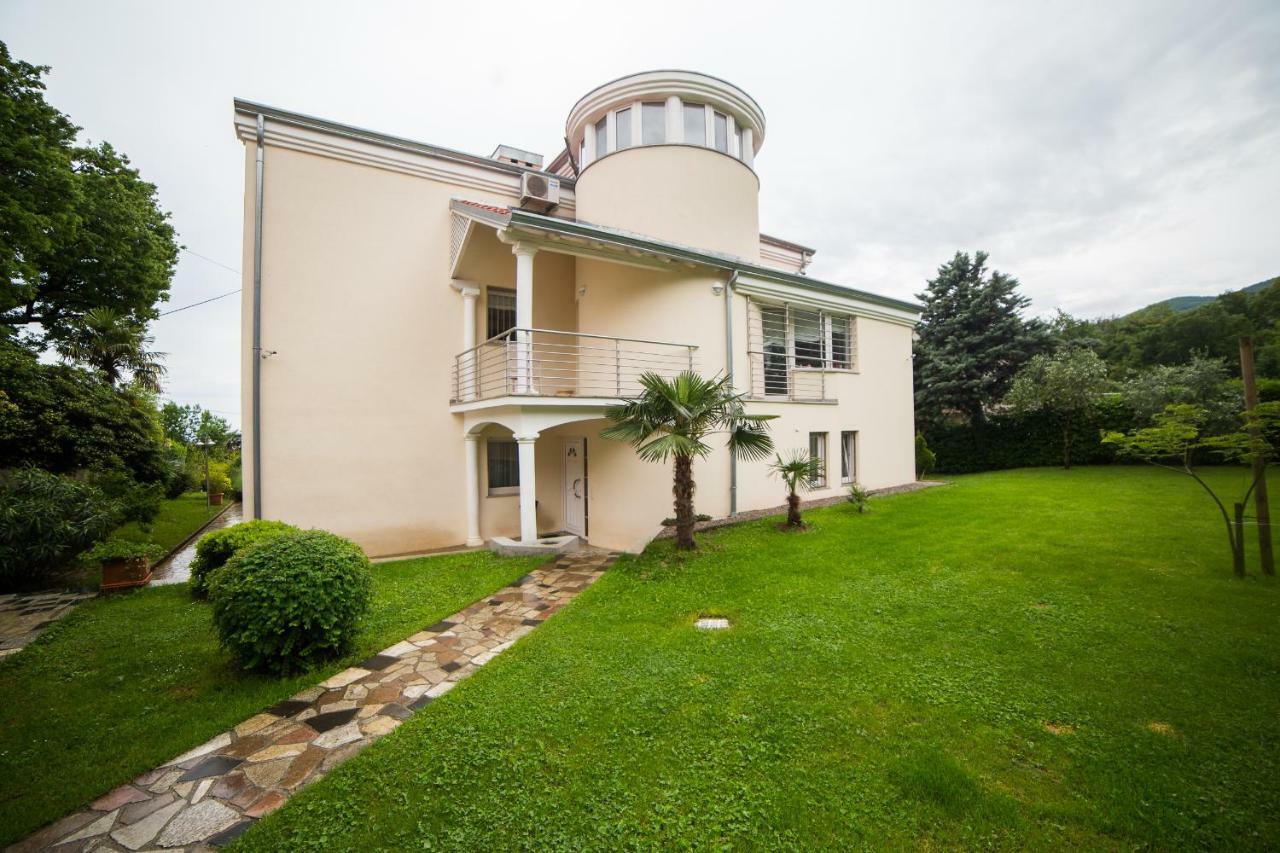 Apartments Villa Majda マトゥリ エクステリア 写真