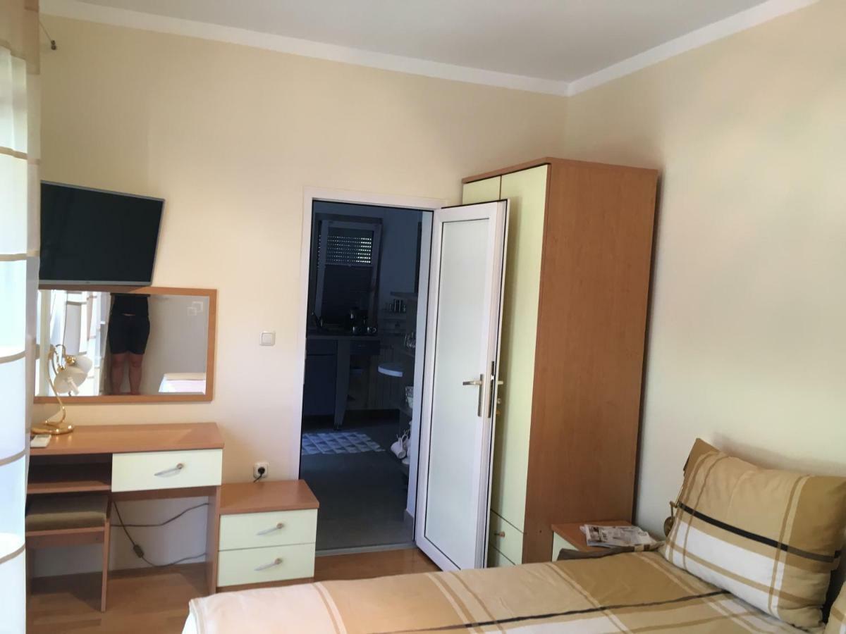 Apartments Villa Majda マトゥリ エクステリア 写真