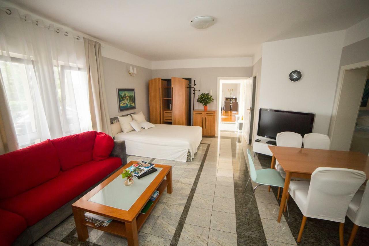 Apartments Villa Majda マトゥリ エクステリア 写真